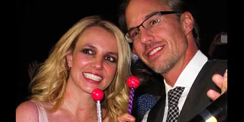 Suami 55 Jam Britney Spears: Pertunangan Itu Palsu!