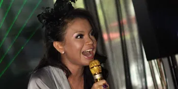 Rossa Ingin Punya Pulau Pribadi