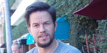 Takut Istri, Mark Wahlberg Pilih Bugil