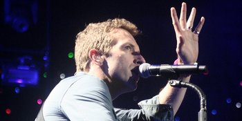 Vokalis Coldplay Ikut Terapi Susah Tidur