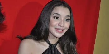Manohara Enggan Potong Rambut?