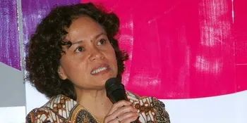 Bersih Pantai Ancol, Mira Lesmana Turut Serta
