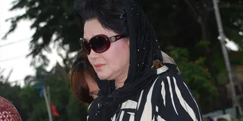 Alicia Johar Terisak di Pemakaman Bombom Gumbira