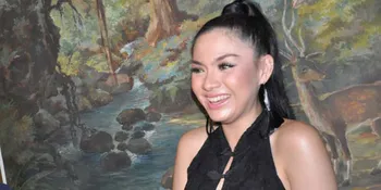 Vicky Shu Tolak Tawaran Akting Film Dewasa