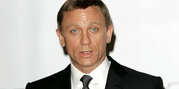 Daniel Craig Kagumi Alat Kelaminnya!