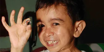 Nikita Mirzani Suruh Daus Mini Pegang Dadanya?