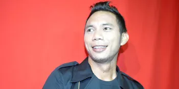 Norman Kamaru Tetap Rutin Push Up