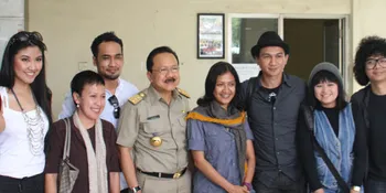 Selebritis Sidak Rumah Pompa Bareng Fauzi Bowo