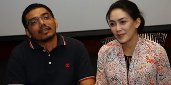 Rieke Dyah Pitaloka Asuh Bayi di Kantor DPR