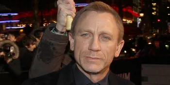 Bagaimana Kalau 6 James Bond Bertemu di 1 Tempat?