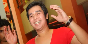 Olga Syahputra Diajak Party Simple Plan