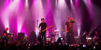 Simple Plan: Piye Kabare Surabaya?