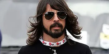 Dave Grohl Berkolaborasi Dengan Vokalis Slipknot