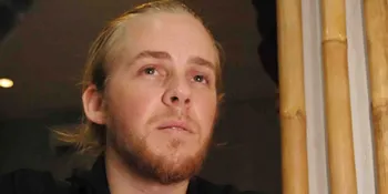 Vokalis Debu Benarkan Sudah Menikahi Cinta Penelope