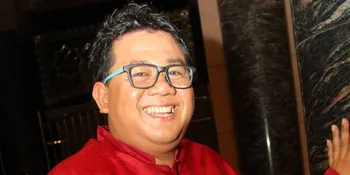 Sambut Ade Namnung, Kamar Rumah Dicat Oranye