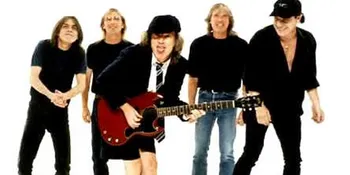 Sakit, ACDC Tunda Perilisan Album