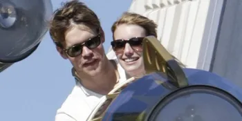 Emma Roberts - Chord Overstreet Putus