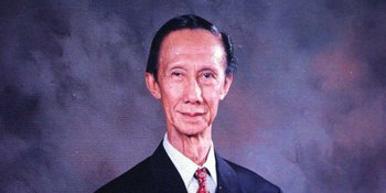 Istri HIM Damsyik Telat Datang ke Pemakaman