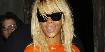 Rihanna Curi Rambut Rod Stewart