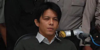 'Keluar' Tahanan, Ariel Peterpan Kerja Kantoran