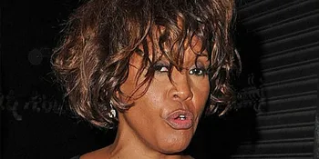 Whitney Pesta Pora di Malam Terakhir Sebelum Meninggal