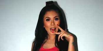 Nikita Mirzani Jadi Katy Perry di Single Baru