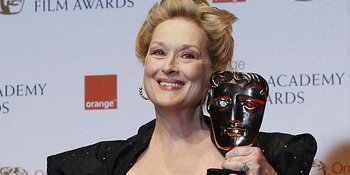 Ups! Meryl Streep Tersandung di Panggung Bafta