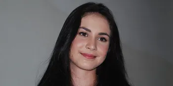 Arumi Bachsin - Emil Dardak Bantah Pacaran