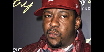 Mantan Suami Dikasari di Pemakaman Whitney Houston