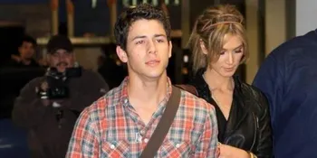 Nick Jonas - Delta Goodrem Putus