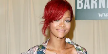 Rihanna Tampil Tanpa Celana di Brit Awards!