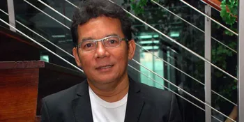 Kritik Bola Nasional. Mathias Muchus Main di 'GABRIEL OMAR'