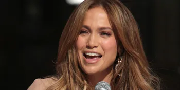 Dada J-Lo Jadi Perdebatan di Oscar 2012