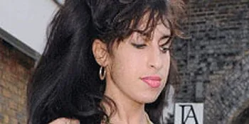 Orangtua Amy Winehouse Menawarkan Beasiswa