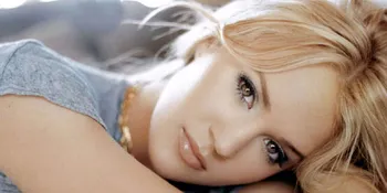 Carrie Underwood Rilis Cover Album Baru