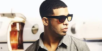 Batalkan Konser, Drake Minta Maaf