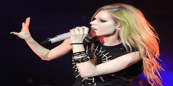 Avril Lavigne Artis Terpopuler di Jepang