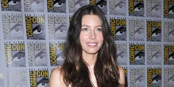 Akhirnya Jessica Biel Pamer Cincin Tunangan
