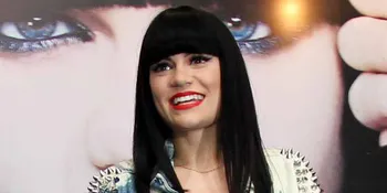Jessie J Berbicara Lirik Lagu dan Dandanan