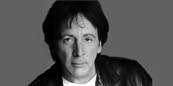 Drummer Asli Kiss Rilis Buku Biografi