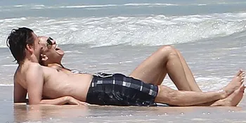 Kate Hudson Pamer Bikini!