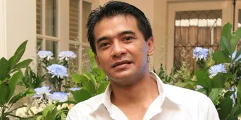 Peran Waria Antarkan Donny Damara Raih Penghargaan