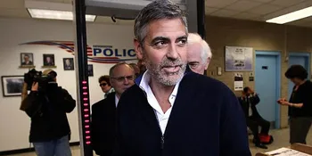 George Clooney Jadi Brad Pitt Saat Ditangkap