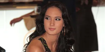 Kisah Romantis Dalam Buku Baru Nadine Chandrawinata