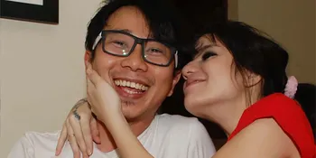 Inilah Alasan Sheila Marcia Foto Hamil Setengah Telanjang!