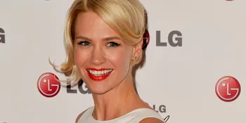 January Jones Makan Plasentanya Sendiri!