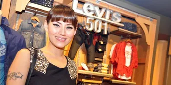 Chantal Della Concetta Lebih Nyaman Pakai Jeans