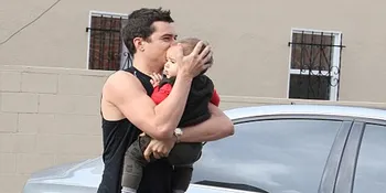 Orlando Bloom Ajak Anak Ikut Kelas Tari!