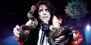 Alice Cooper, Soal Gereja dan Ganja