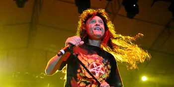 Nasionalisme Berkumandang di Konser Anthrax - Hellyeah